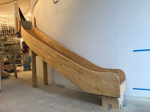 木製大型遊具・3次元の滑り台サムネイル